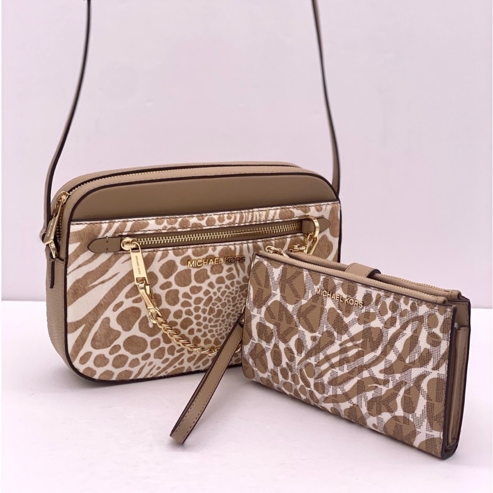 Michael Kors EW Zip Chain Crossbody And Wallet Set - Picture 8 of 15